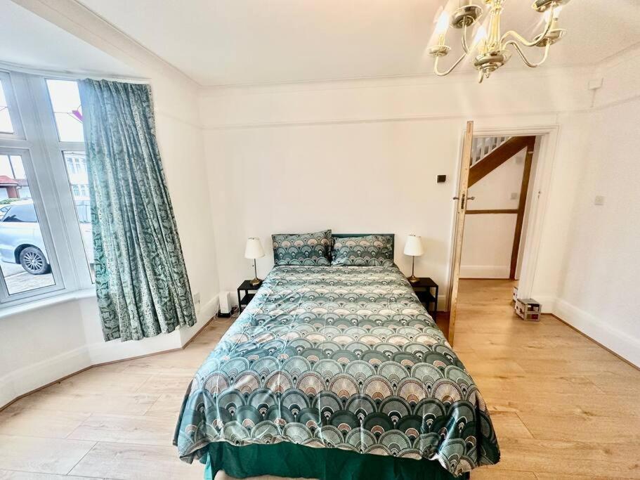 4 Bed House In Daneby Road,Se6 Villa Catford Exterior photo