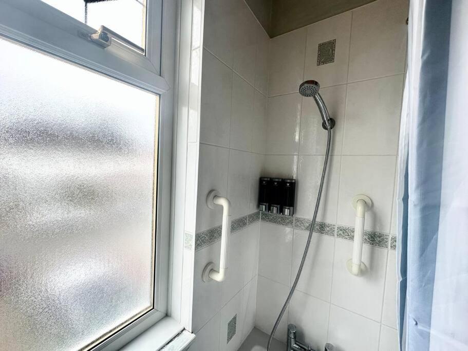 4 Bed House In Daneby Road,Se6 Villa Catford Exterior photo