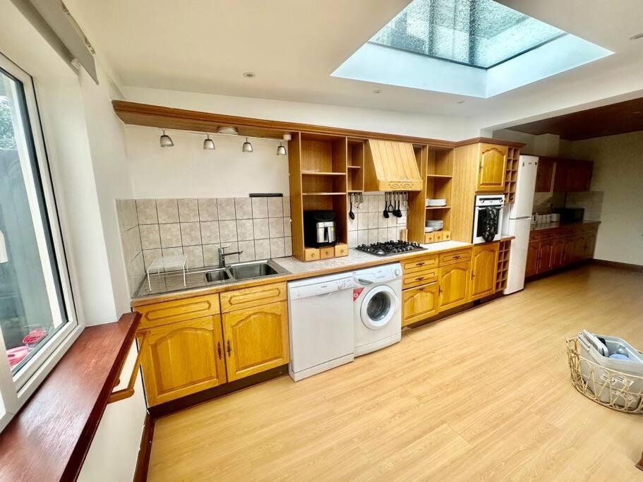 4 Bed House In Daneby Road,Se6 Villa Catford Exterior photo
